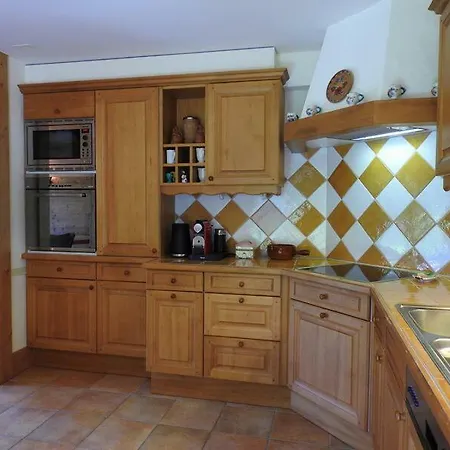 De Charme, Seven Apartment *