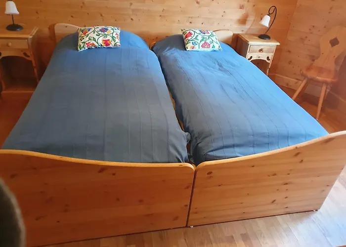 アパート De Charme, Seven