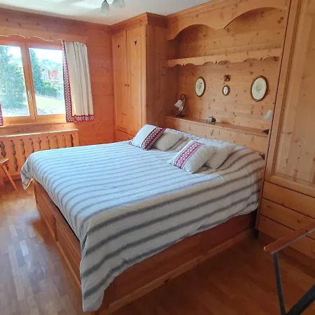Apartament De Charme, Seven
